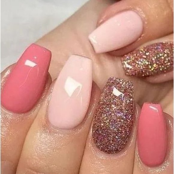 Meet your Posher, Mikayla - Picture 1 of 1